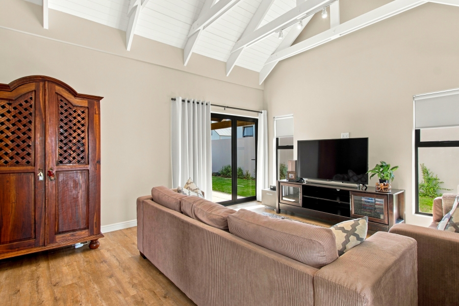 3 Bedroom Property for Sale in Aan de Wijnlanden Western Cape